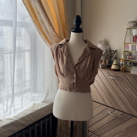 Button-down Crop Top - Picture 1 of 6